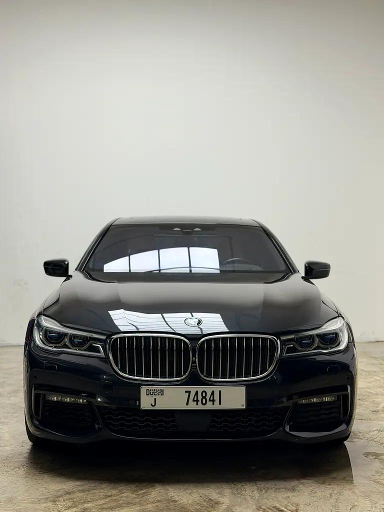 BMW 7-Series 2016 — photo 1 of 17