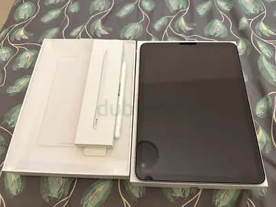 Apple iPad with Apple Pencil (Good condition) - WiFi