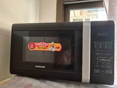 Nikai Microwave Oven - Compact Used Unit