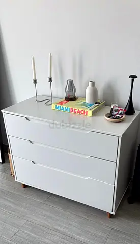 White 3-Drawer Chest Dresser with Wooden Legs