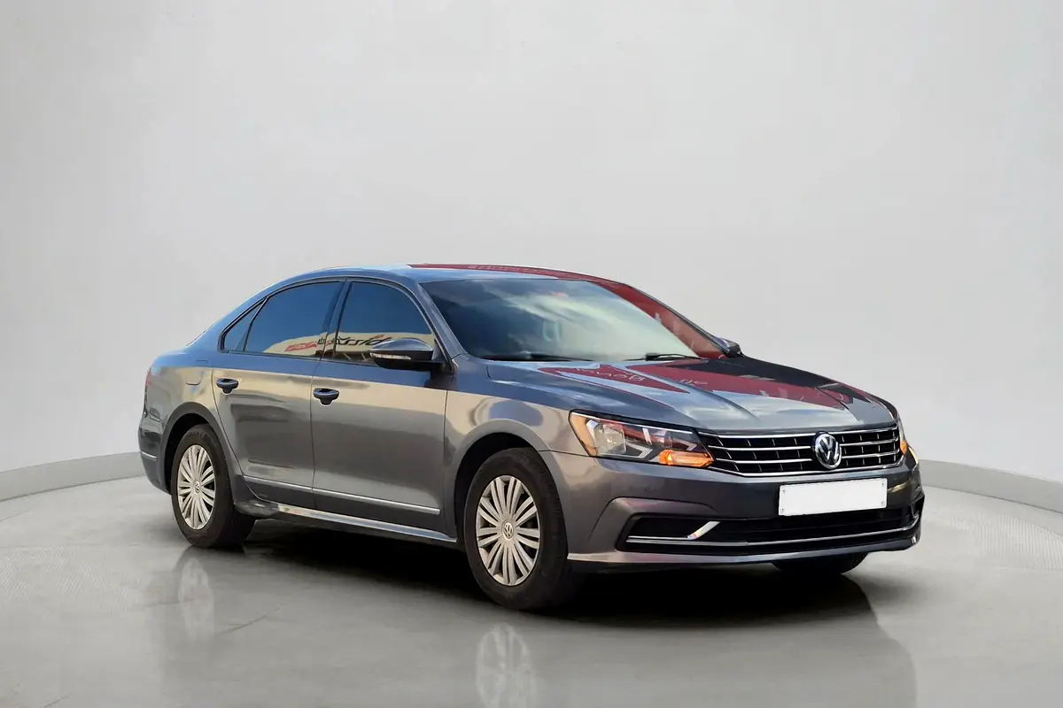 Volkswagen Passat 2017 — photo 1 of 13