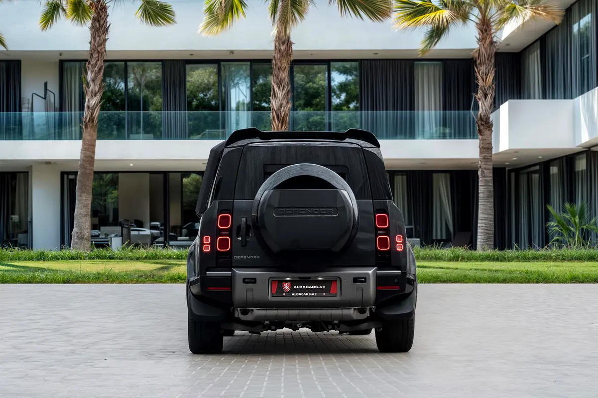 Land Rover Defender 2025