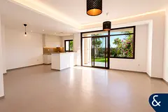 Spacious Townhouse | 3 Bed + Maid