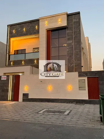 فيلا فاخرة للبيع في موقع مميز بالعامرة