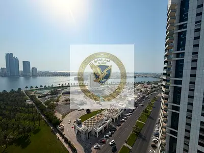 ثلاث غرف وصالة باطلالة بحرية كاملة مع 3 بلكونات و تكيف مجانا على المالك و باركين مجانا و جيم ومسبح مجانا و غرفة خادمة ماستر جميع الغرف ماستر