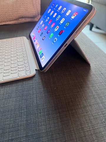 iPad 10th Gen 10.9in (64GB, Wi-Fi)
