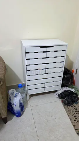 White multi-drawer storage cabinet - good condition