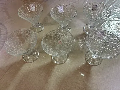 Set of 6 Glass Dessert Bowls with Diamond Pattern