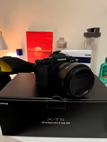 Fujifilm X-T5 - Mirrorless Camera Kit - 93 Shutter Count - Like New