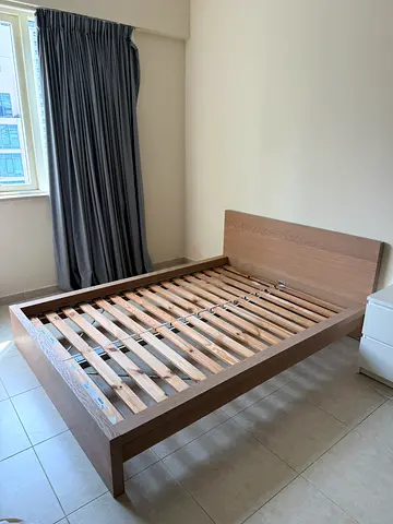 Queen Bed Frame (160x200cm)