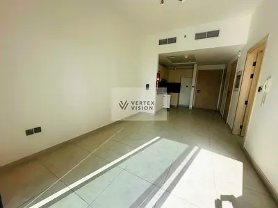 Bright 1BR | Modern Design | Excellent Connectivity