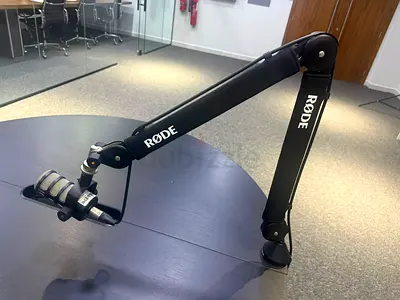 Rode Professional Studio Arm PSA1+
ROBE PodMic FG0591455	PodMic - Dynamic Podcasting Microphone NEW