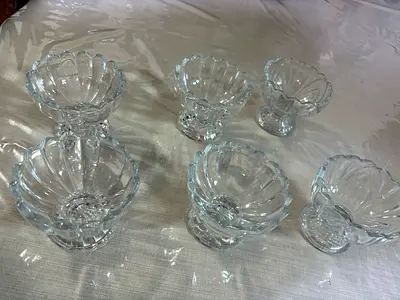 Set of 5 Elegant Scalloped Glass Dessert Bowls