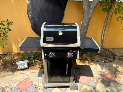 Weber Outdoor Grill (Good Condition)