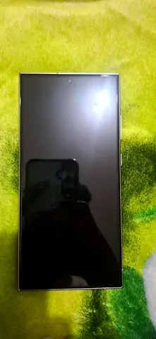 Samsung s24 ultra 256 gb with good condition with box