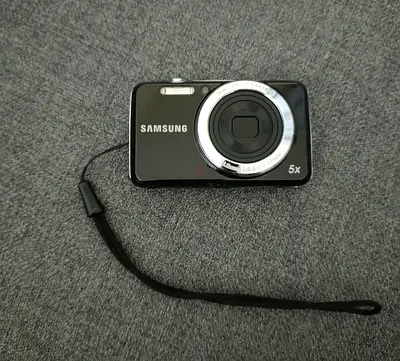 Samsung ES80 - Compact Digital Camera - SD Card Included - Excellent
