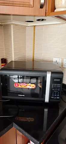 Black countertop microwave oven - excellent condition