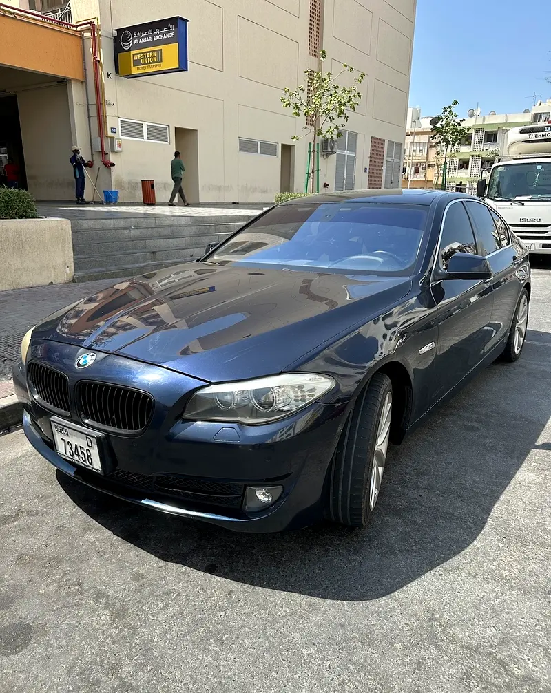 BMW 5-Series 2011 — photo 1 of 3