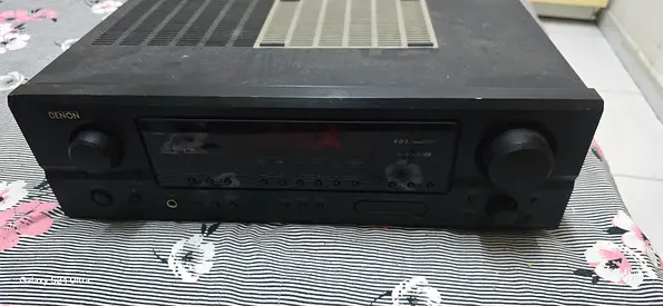 Denon AV Receiver AVR-1095 Good Used Condition.only one channel out put not working.