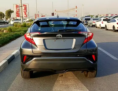 2018 Toyota C-HR — фото 4