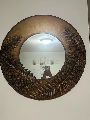 Round Decorative Wall Mirror with Bronze Leaf Frame