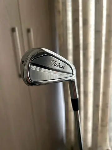 Titleist T200 2iron Great Conditiond