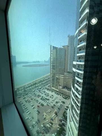 لكل باحث عن الفخامة والراحة في الشارقة تتوفر الآن فرصة حقيقية للسكن الراقي بنظام الإيجار الشهري المرن في منطقة التعاون الحيوية