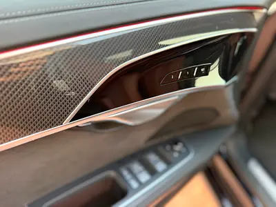 2024 AUDI A8 — миниатюра 12