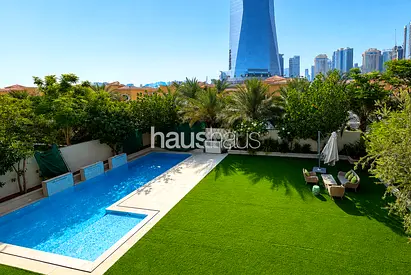 Upgraded 5 Bed | Pool | Large Plot | Extended