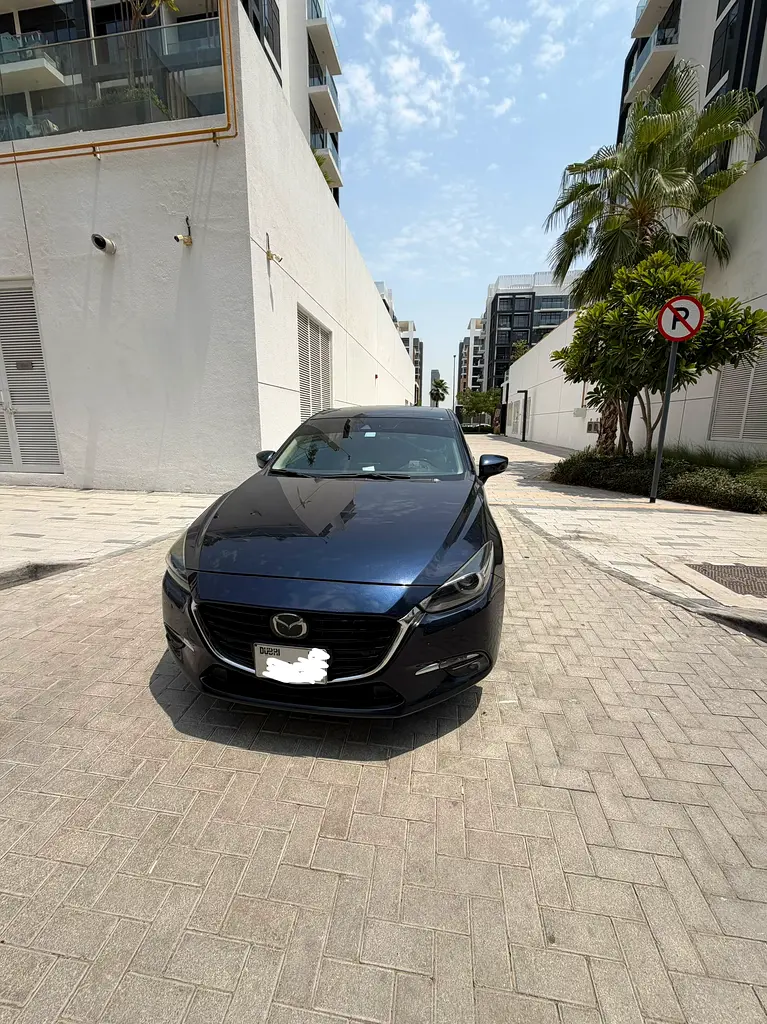 Mazda 3 2019 — photo 1 of 12