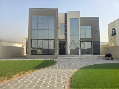 MODERN DESIGN | LIKE NEW | 5 BEDS PLUS MAID VILLA