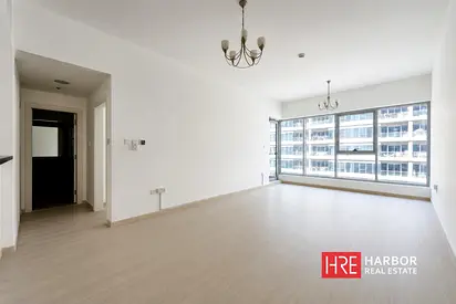 Spacious 1BR | Prime Location | Mid-Floor Unit