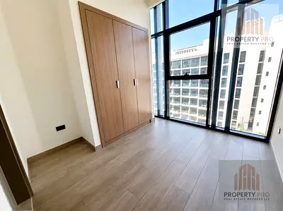 PRIME LOCATION| SPACIOUS | MID-FLOOR