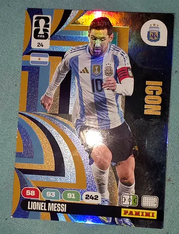 Lionel Messi Panini World Cup Icon Trading Card (Holographic)