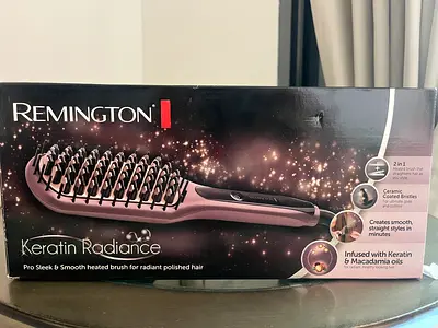 Remington Keratin Radiance Heated Straightening Brush - Gently Used