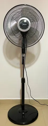 Pedestal Fan with remote for sale