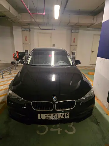 BMW 3-Series 2016 318i GCC Specs - Well Maintained