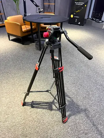 NEEWER 79/200cm VIDEO Tripod, Heavy Duty Aluminum Alloy
Never Used