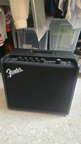 Fender Mustang LT-25 Amplifier