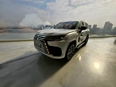 1/24 WHITE 2022 LEXUS LX 600 WITH WHITE LEXUS LX 600 STICKER