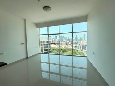 Panoramic View | Massive Studio | Full Glass Window