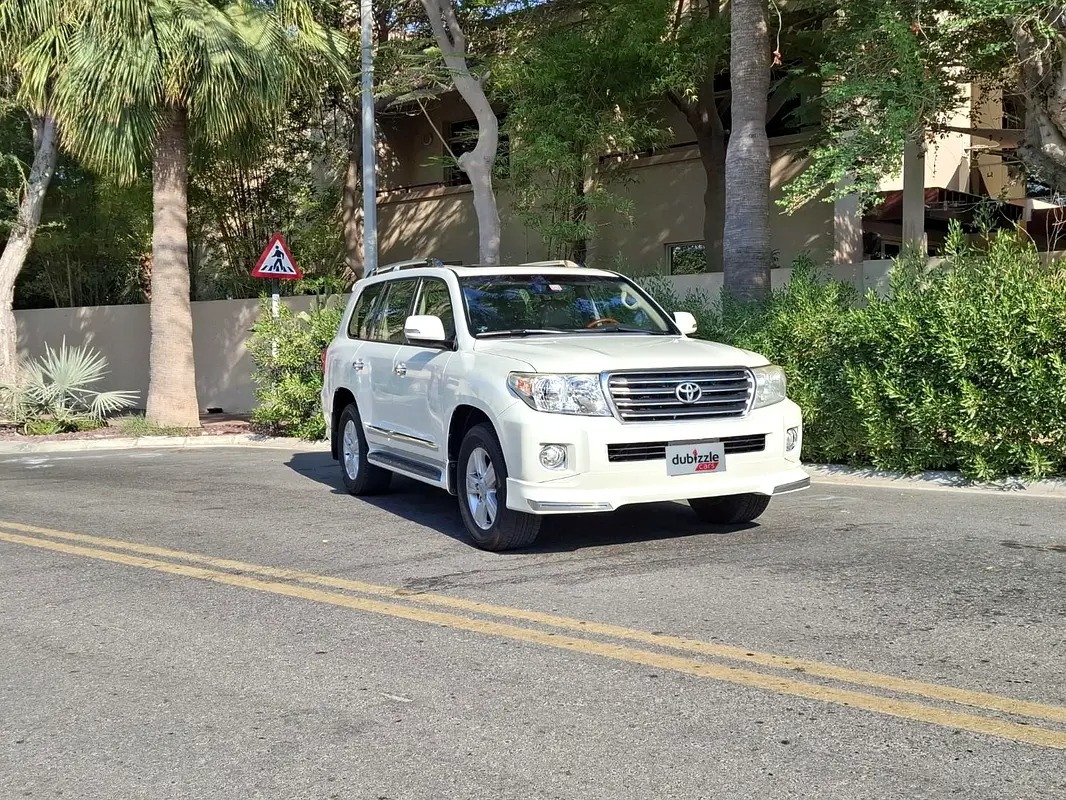 Toyota Land Cruiser 2015 — photo 1 of 14