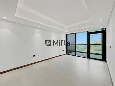 2.5% Commission | Brand New | Closed Kitchen