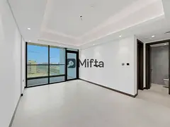 2.5% Commission | Brand New | Closed Kitchen