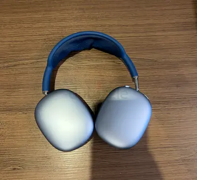 Apple AirPods Max Wireless Over-Ear Headphones - Blue. Good condition