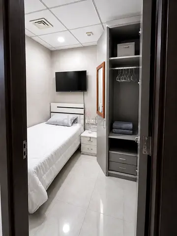 Private small room available washroom KITCHEN GYM POOL ONLY SINGLE PERSON