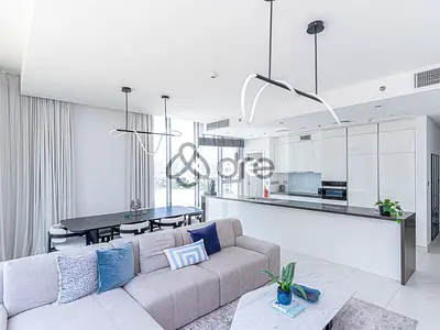 Fully Furnished Corner unit - Panoramic Views