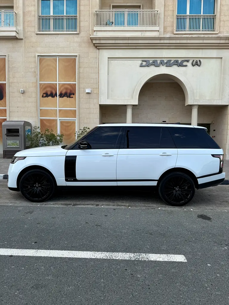 Land Rover Range Rover 2018 — photo 1 of 17