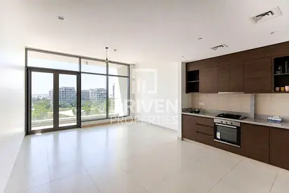 Ready to move in | Mid Floor | Spacious Apt