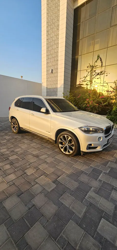 BMW X5 2015 — photo 1 of 9